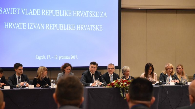 Predsjednik Vlade: Odlučni smo i angažirani na ključnim pitanjima za Hrvate koji žive izvan Hrvatske  